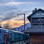 TGV Ouigo en gare d'Aime en hiver