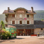 Façade de la gare d'Aime